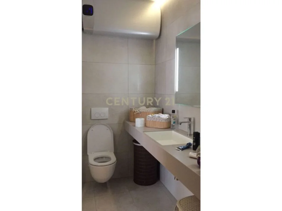 Tirane, jepet me qera apartament 1+1+Aneks+Ballkon Kati 9, 100 m² 1.000 € (Neom109917)