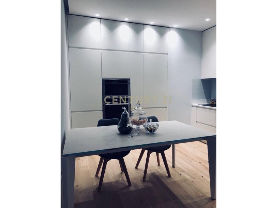 Tirane, jap me qera apartament 1+1 , 100 m² 1.000 € (Liqeni i Tiranës)