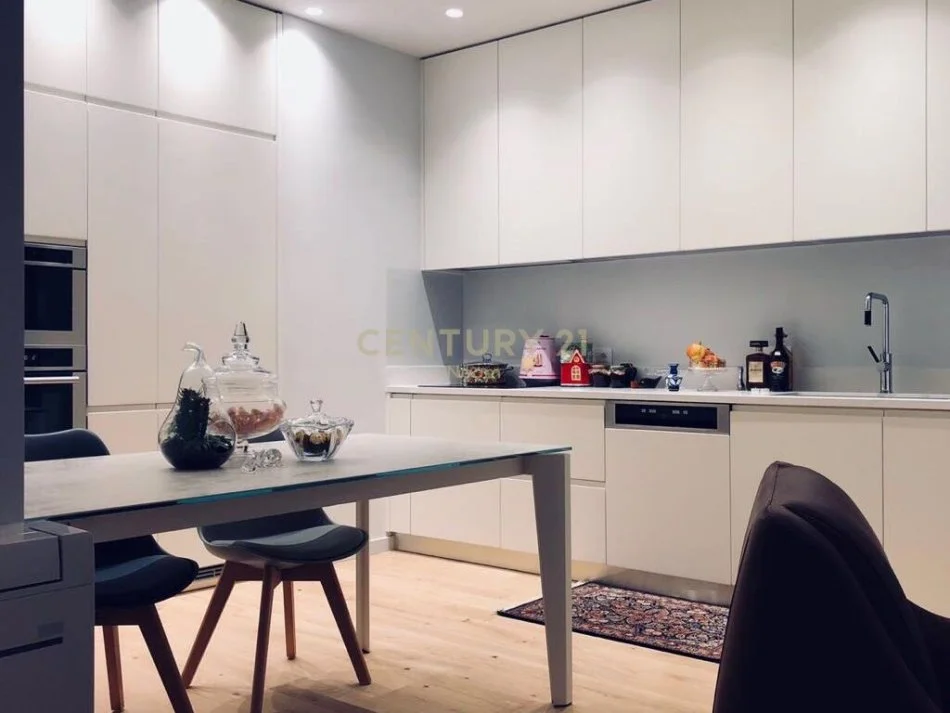 Tirane, jepet me qera apartament 1+1+Aneks+Ballkon Kati 9, 100 m² 1.000 € (Neom109917)