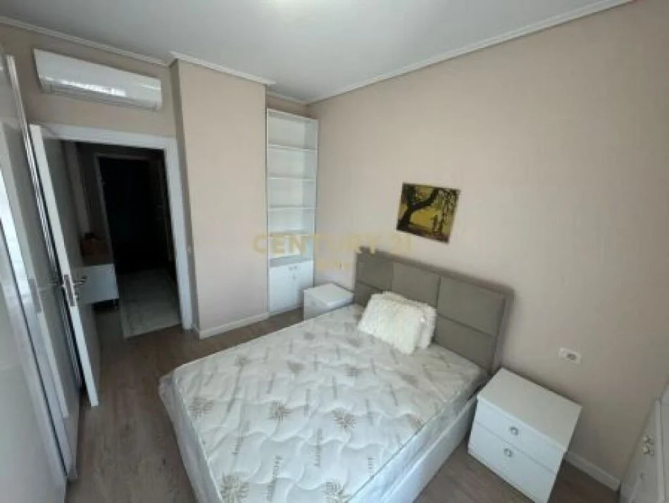 Tirane, jepet me qera apartament 1+1 Kati 2, 56 m² 620 € (Rruga Tefta Tashko, prane gjimnazit Ismail Qemali)