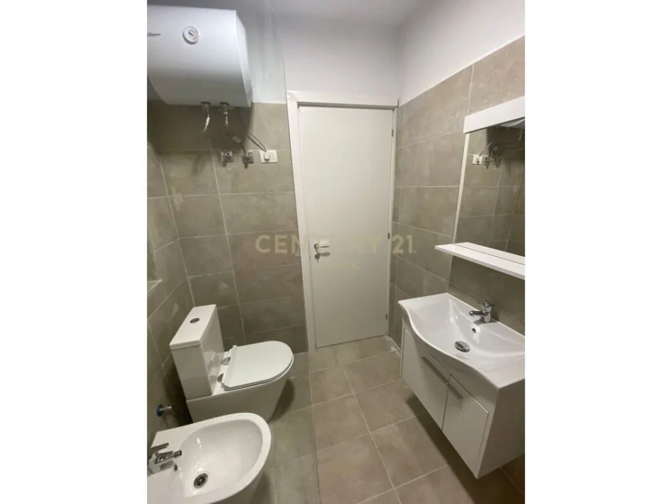 Durres, shitet garsonier 1+1 Kati 8, 53 m² 68.000 € (PLAZH HEKURUDHA)