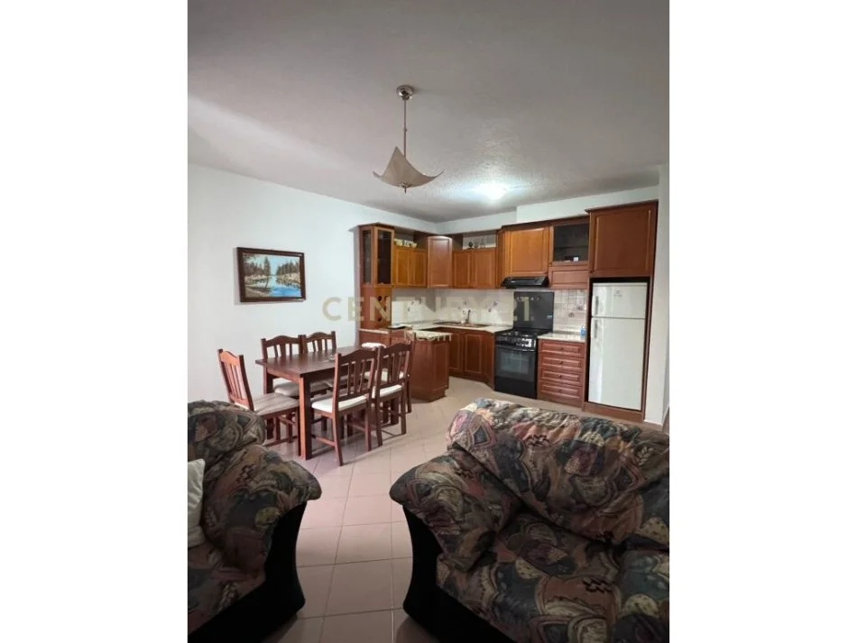 Tirane, jepet me qera apartament 2+1 Kati 7, 102 m² 650 € (rruga e kosovarve)