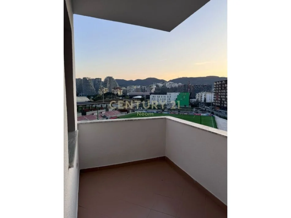 Tirane, jepet me qera apartament 2+1+Aneks+Ballkon Kati 7, 102 m² 900 € (Neom109952)