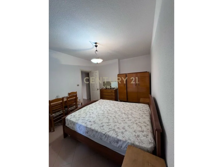 Tirane, jepet me qera apartament Kati 7, 100 m² 900 € 