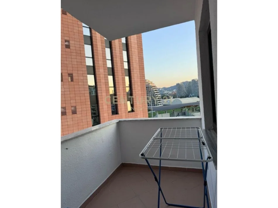 Tirane, jepet me qera apartament Kati 7, 100 m² 900 € 