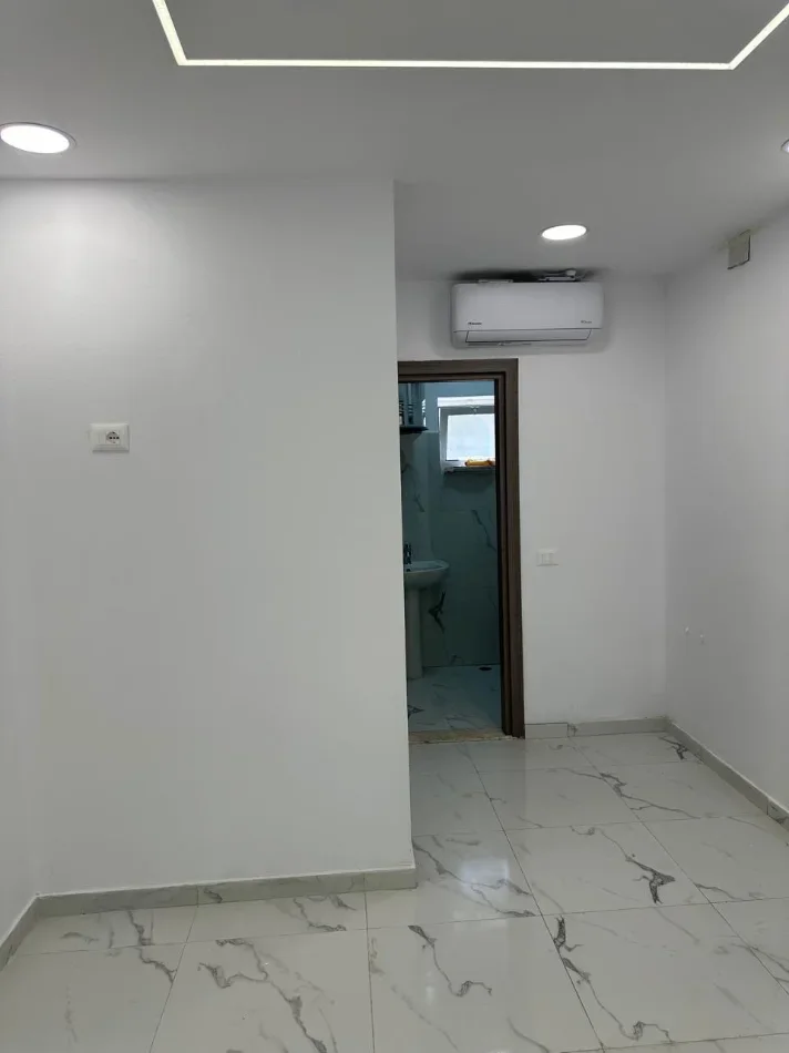 Tirane, jepet me qera dyqan Kati 1, 31 m² 400 € (rruga elbasanit)