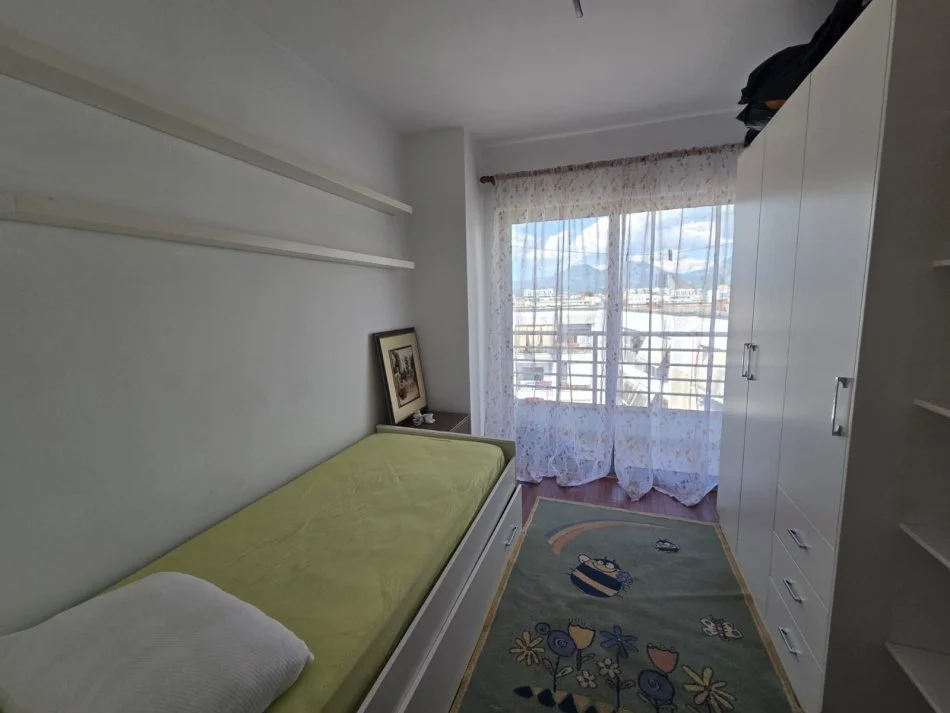 Tirane, jepet me qera apartament 2+1+Ballkon Kati 7, 100 m² 600 € (Rruga Dhimiter Shuteriqi, Tirane)