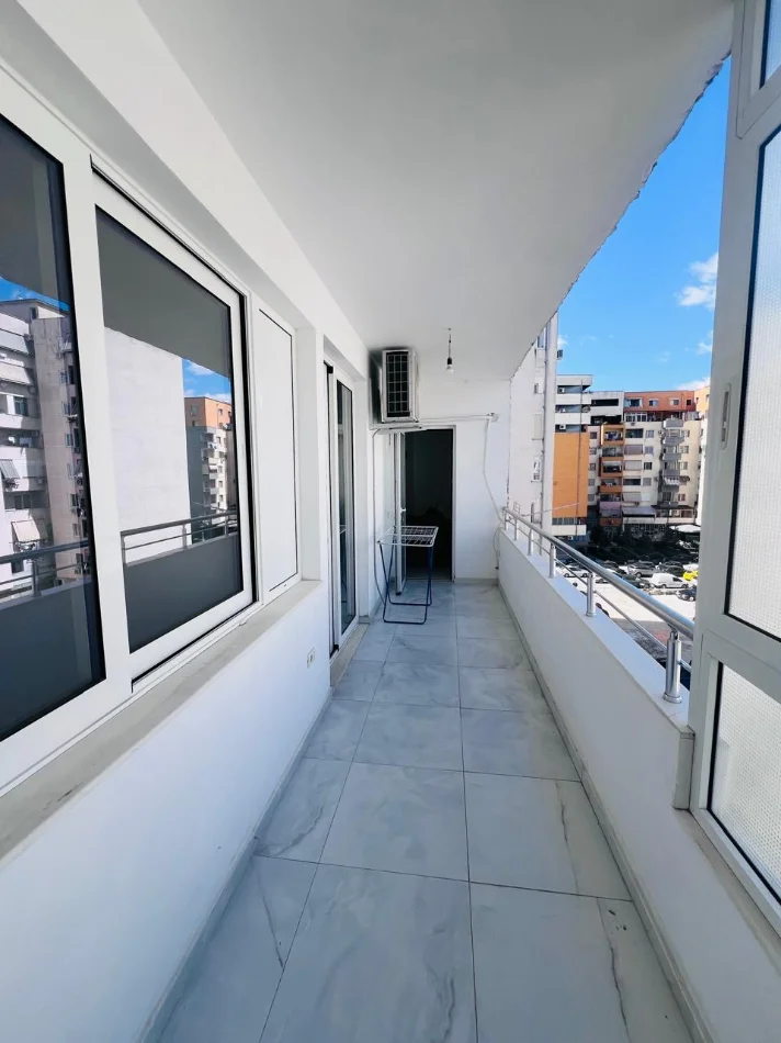Tirane, jepet me qera apartament 2+1 Kati 4, 100 m² 500 € (Bar Bohem ne Astir)