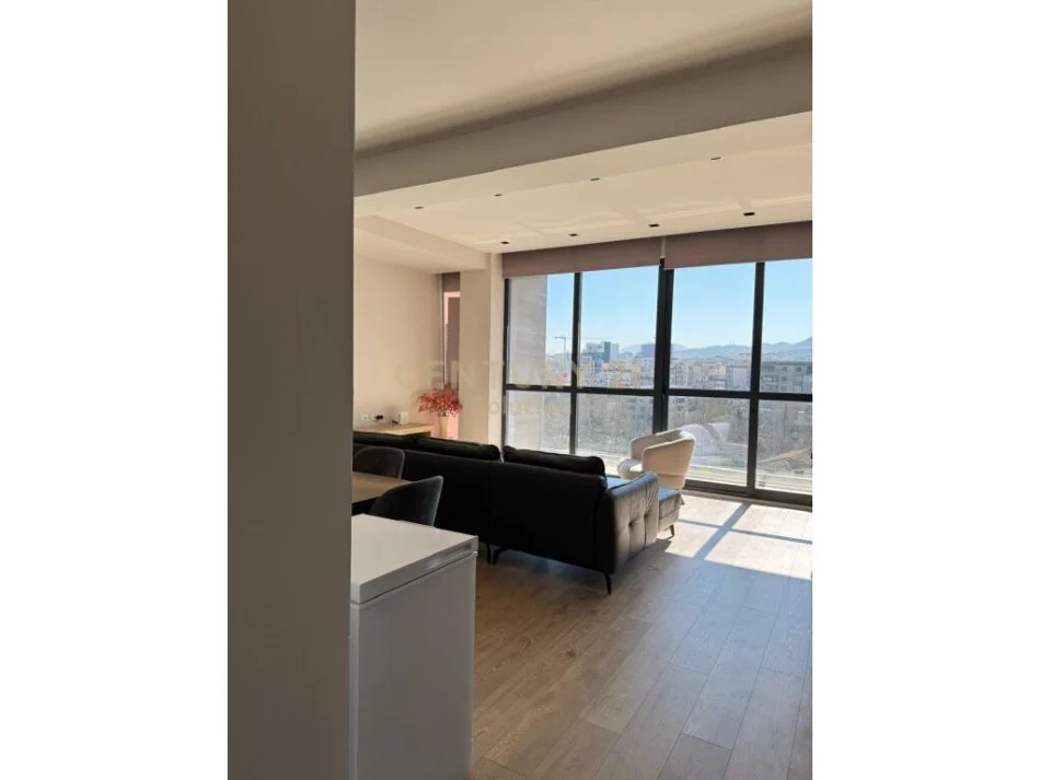 Tirane, jepet me qera apartament 2+1+Ballkon Kati 6, 110 m² 1.200 €