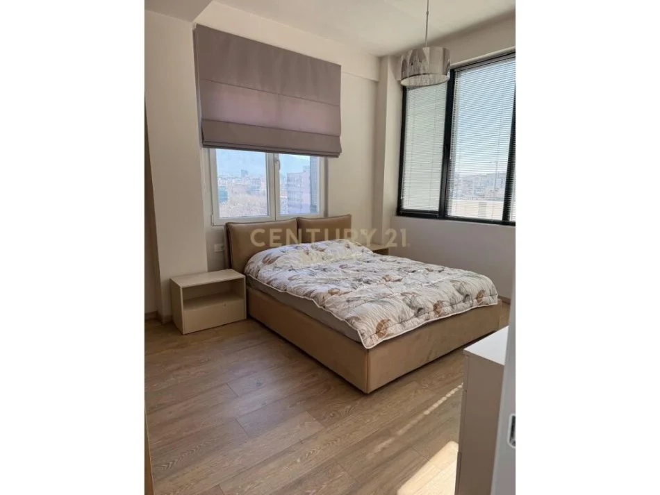 Tirane, jepet me qera apartament 2+1+Ballkon Kati 6, 110 m² 1.200 €