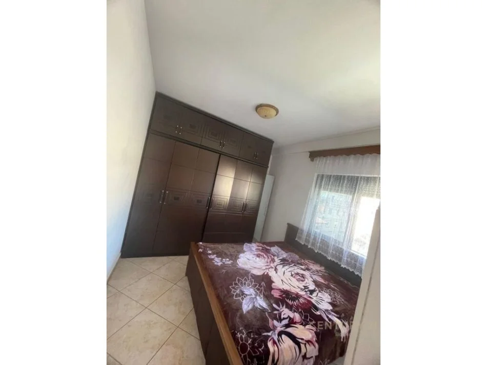 Tirane, jepet me qera apartament Kati 4, 70 m² 400 € 