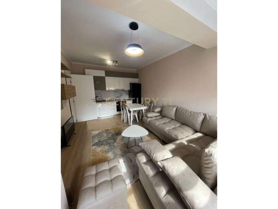 Tirane, jepet me qera apartament 1+1 Kati 5, 57 m² 500 € (Bulevardi i Ri)