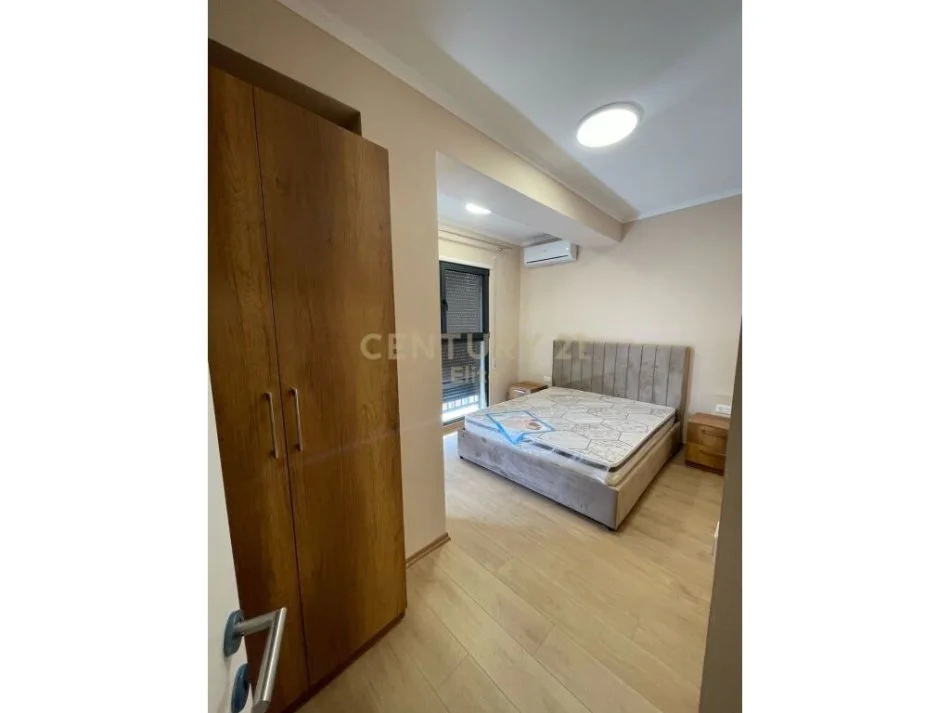 Tirane, jepet me qera apartament 1+1 Kati 5, 57 m² 500 € (Bulevardi i Ri)
