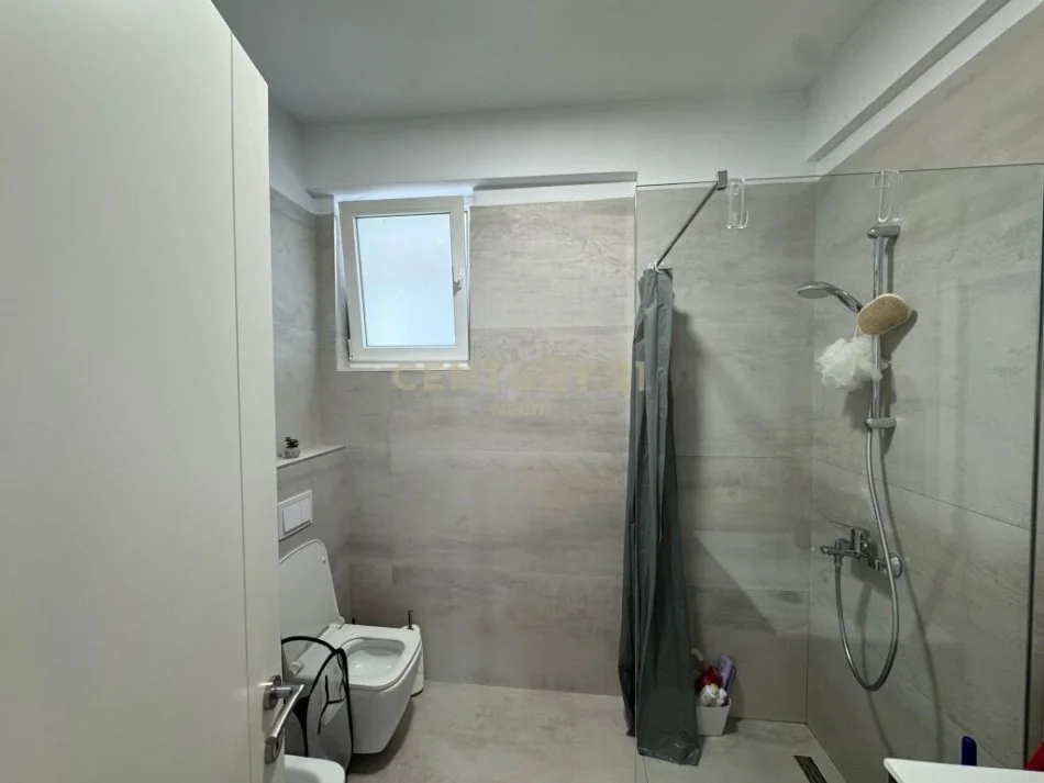 Tirane, shes apartament 2+1+2+Ballkon , 93 m² 265.000 € (Liqeni i Thatë)