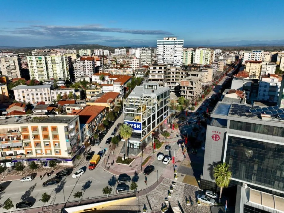 Fier, shitet truall , 286 m² 230.000 € (Neom110118)