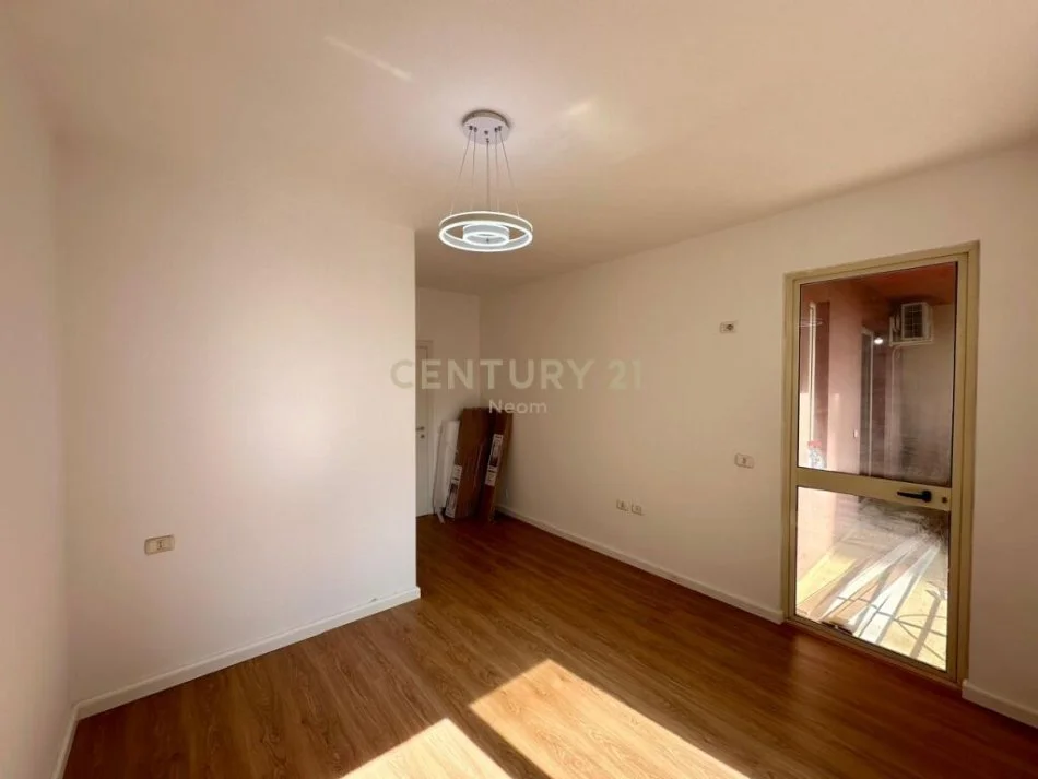 Tirane, shitet apartament 1+1+Aneks+Ballkon Kati 1, 71 m² 98.000 € (Neom110066)