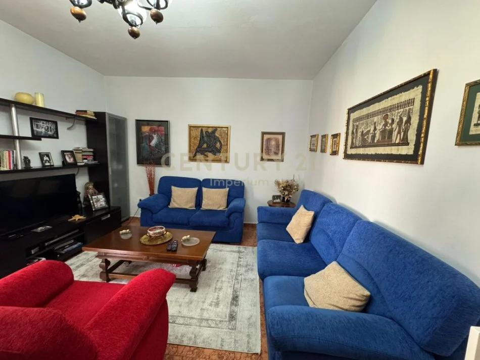 Tirane, jepet me qera Kati 3, 73 m² 550 € 