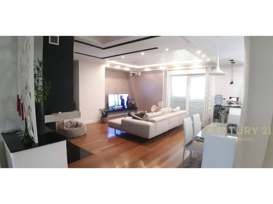 Tirane, shes PENTHOUSE ME PISHINE 3+1 , 330 m² 850.000 € (Stadiumi Dinamo)