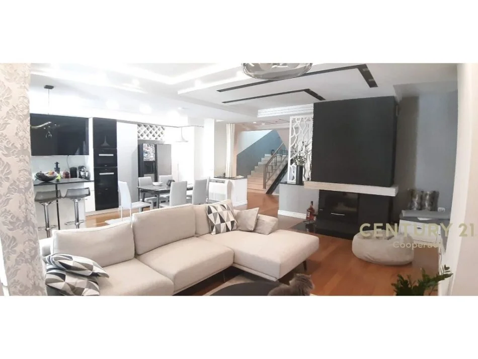 Tirane, shes PENTHOUSE ME PISHINE 3+1 , 330 m² 850.000 € (Stadiumi Dinamo)
