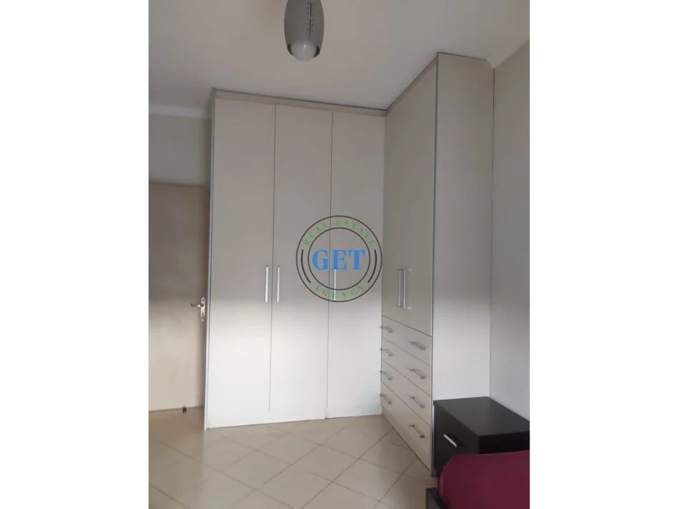 Durres, jepet me qera apartament 2+1 Kati 6, 100 m² 500 € (Sheshi Pranvera)