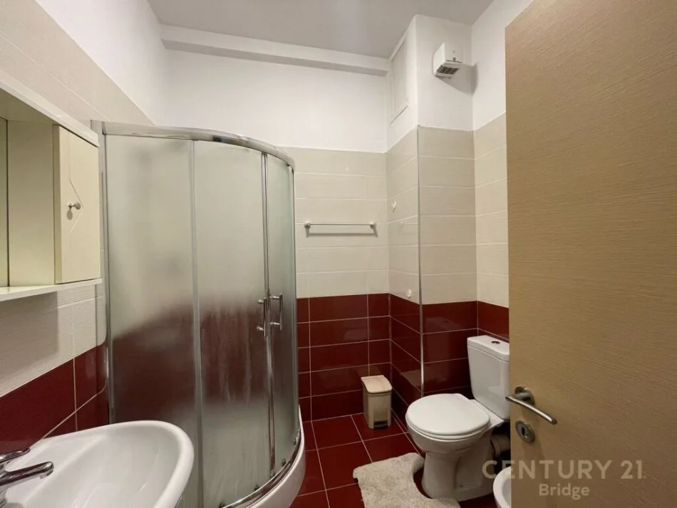 Tirane, jepet me qera apartament Kati 5, 100 m² 800 € 