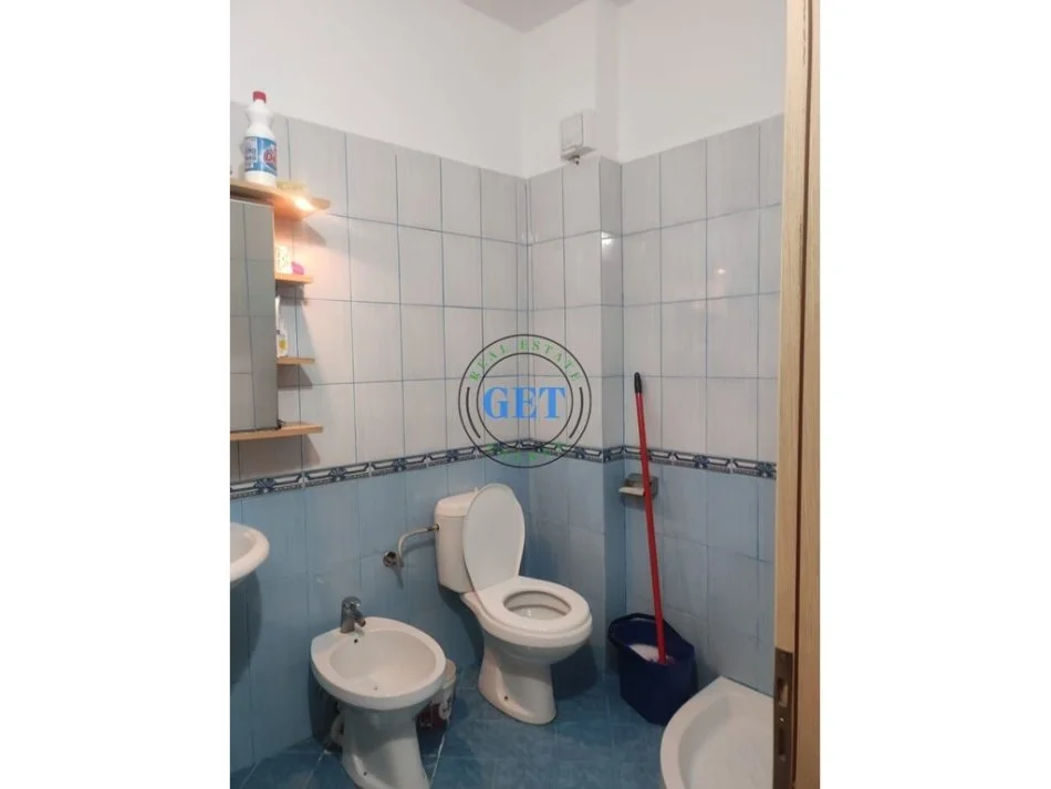 Durres, jepet me qera apartament 2+1 Kati 6, 100 m² 500 € (Sheshi Pranvera)