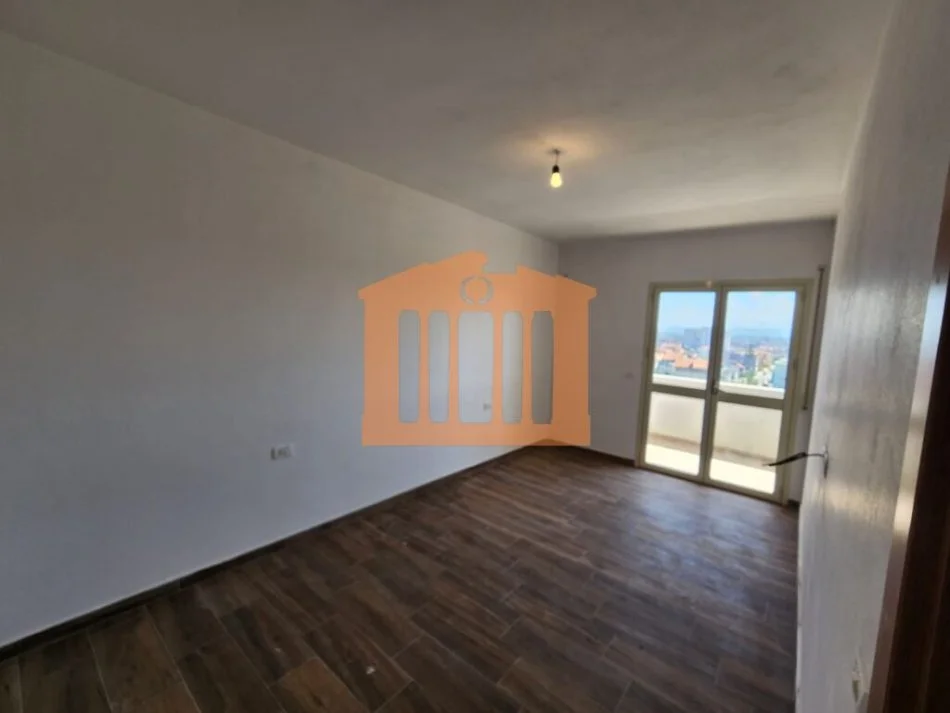 Durres, shitet apartament 2+1+Ballkon Kati 6, 95 m² 95.000 € 