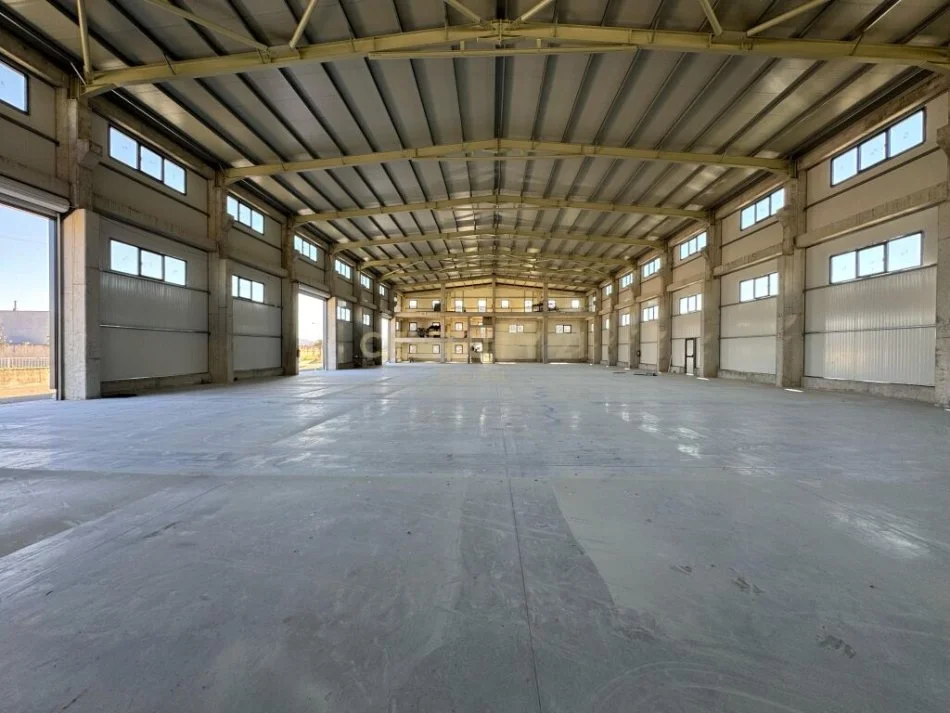 Tirane, shes Kapanon , 2.500 m² 1.500.000 € (Autostrada Tiranë - Durrës)