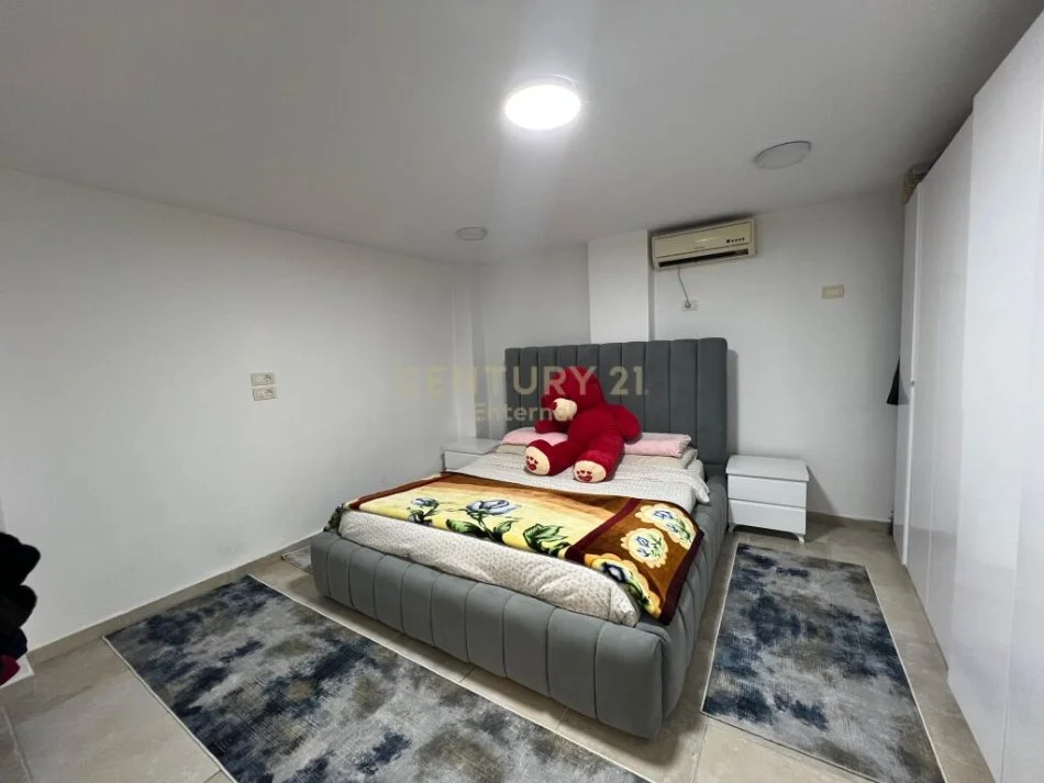 Tirane, shitet apartament duplex Kati 1, 142 m² 130.000 € 
