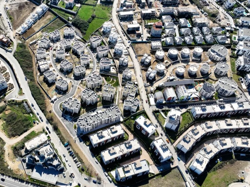 Tirane, jepet me qera Vile 3+1+Aneks+Ballkon Kati 0, 286 m² (Neom110233)