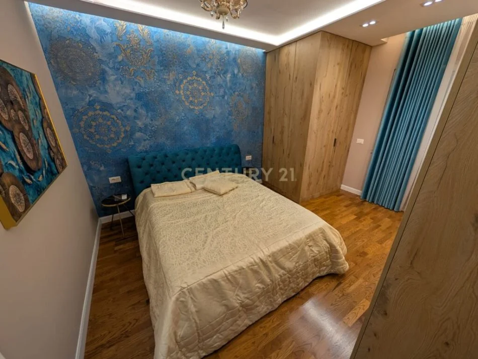 Tirane, jepet me qera apartament 1+1 Kati 6, 70 m² 800 € (Bllok)