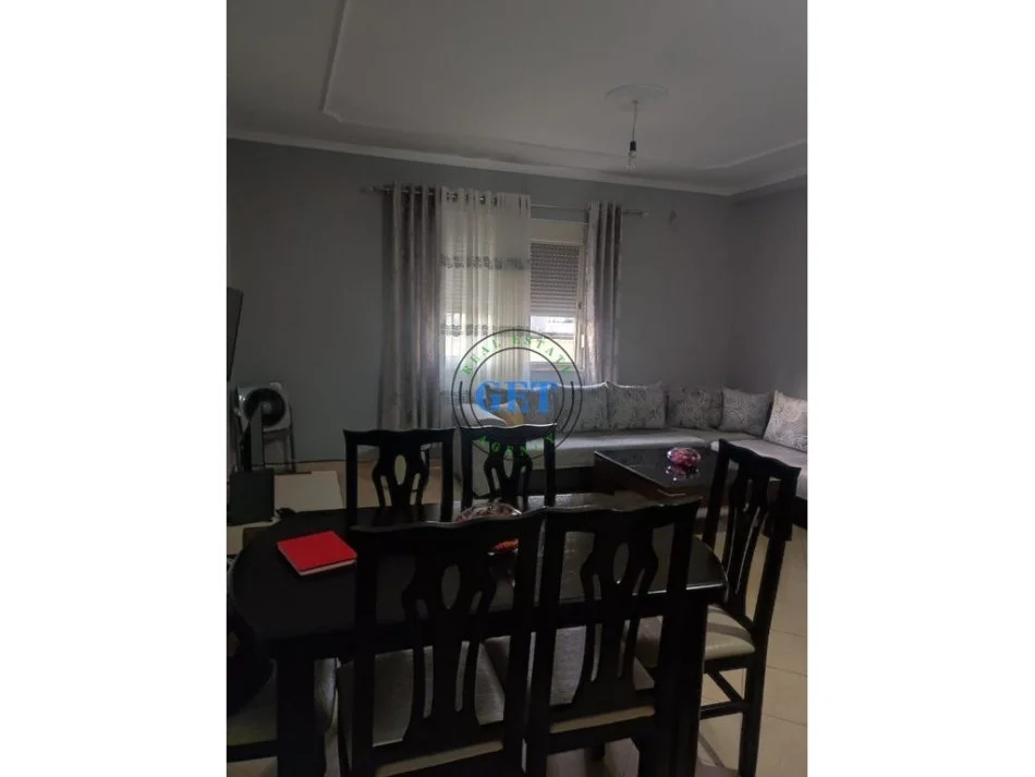Durres, jepet me qera apartament 2+1 Kati 6, 100 m² 500 € (Sheshi Pranvera)