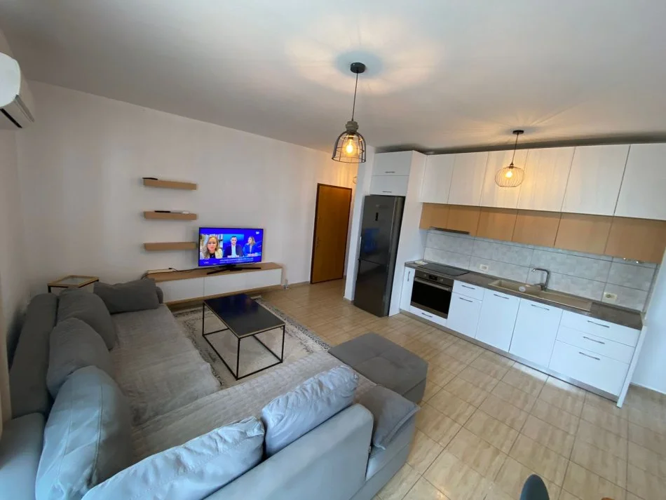Tirane, jap me qera apartament 2+1 Kati 3, 80 m² 600 € (Kodra e Diellit)