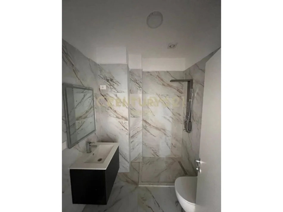 Durres, shitet 2+1 Kati 10, 85 m² 125.000 € 