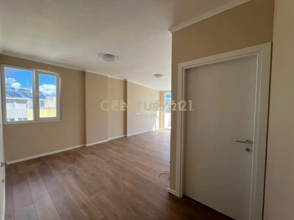 Durres, shitet 2+1 Kati 10, 85 m² 125.000 € 