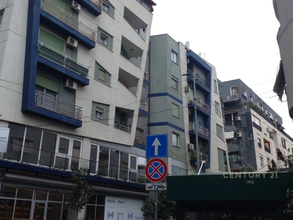 Tirane, shitet apartament 2+1+Aneks+Ballkon Kati 7, 90 m² 208.000 € (Komuna e Parisit)