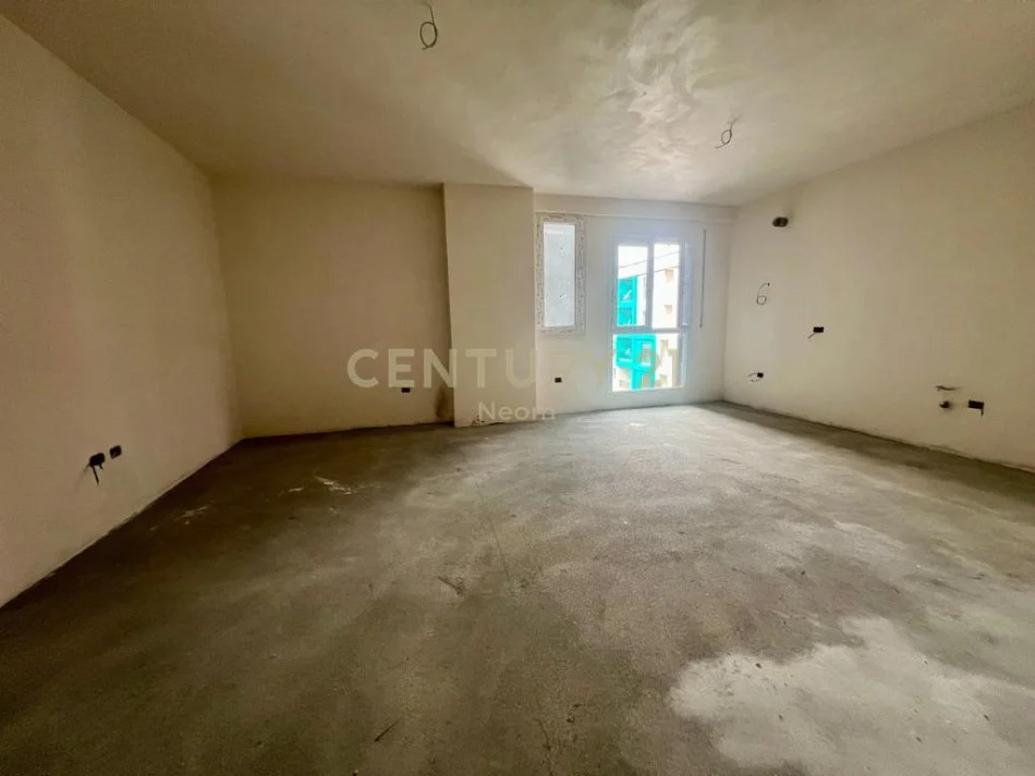 Tirane, shitet apartament 2+1+Aneks+Ballkon Kati 4, 112 m² 128.600 € (Neom110448)