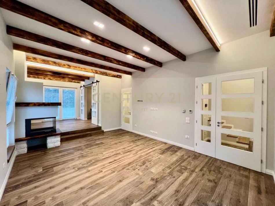 Tirane, shes Vile , 410 m² 1.150.000 € (Liqeni i Thate)