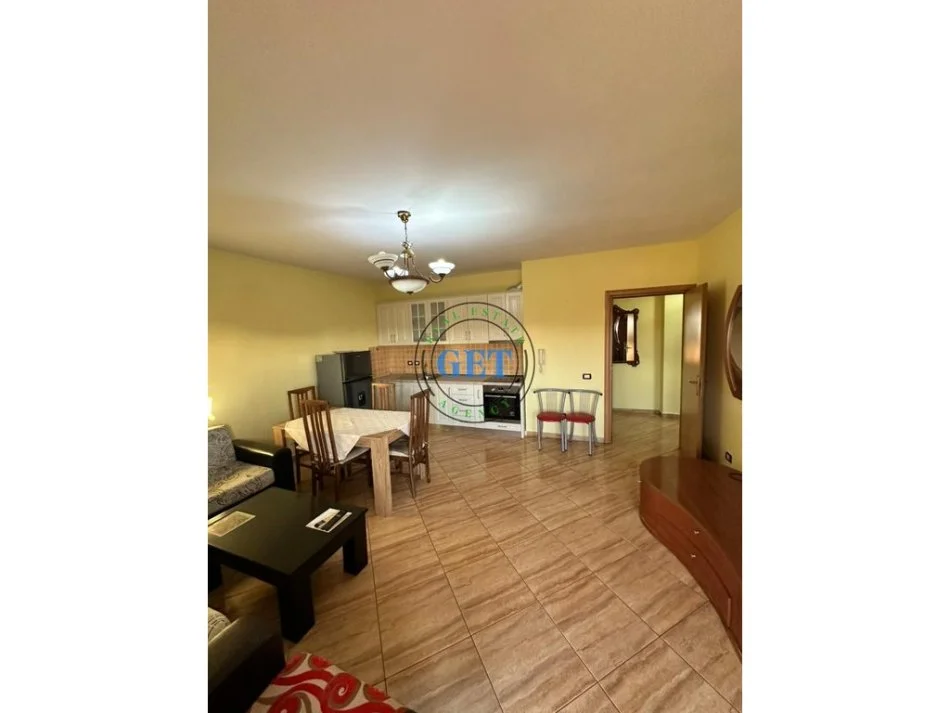 Durres, jepet me qera apartament 1+1+Ballkon Kati 5, 76 m² 350 € 