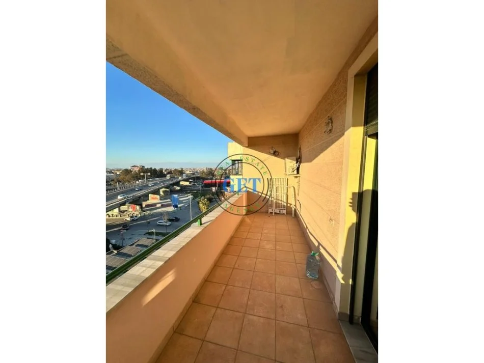 Durres, jepet me qera apartament 1+1 Kati 5, 76 m² 350 € (Plazh)