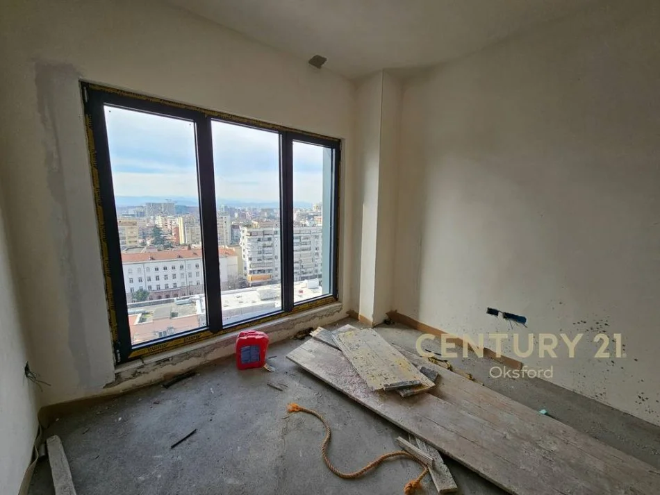 Tirane, shes apartament 3+1 , 167 m² 520.990 € (Rruga Barrikadave)