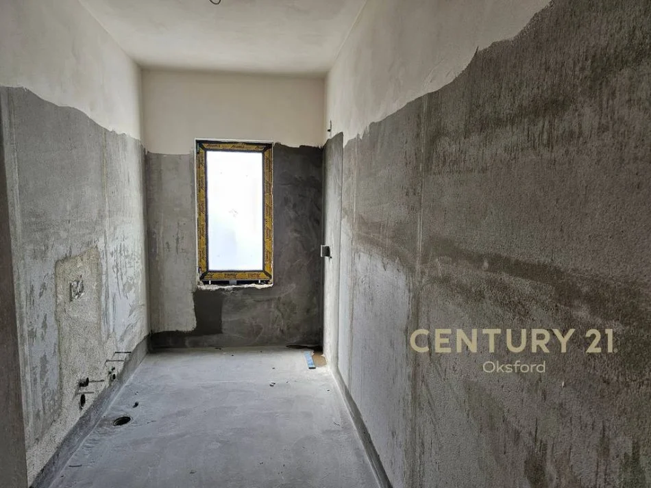 Tirane, shes apartament 3+1 , 167 m² 520.990 € (Rruga Barrikadave)