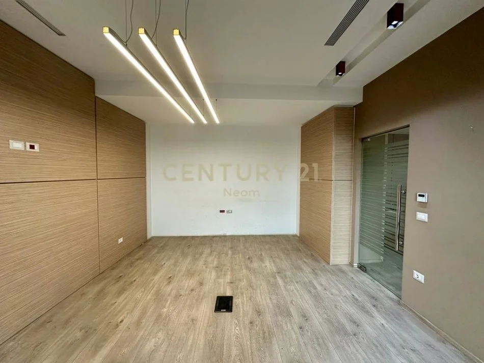 Tirane, shitet zyre Kati 8, 146 m² 499.000 € (Neom110490)