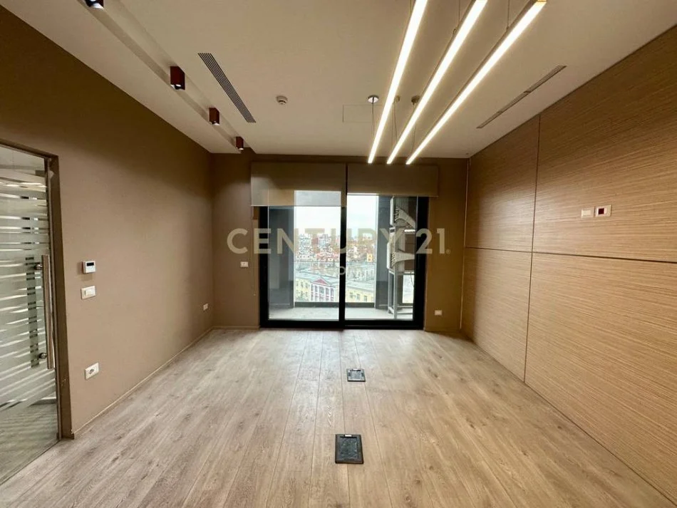 Tirane, shitet zyre Kati 8, 146 m² 499.000 € (Neom110490)
