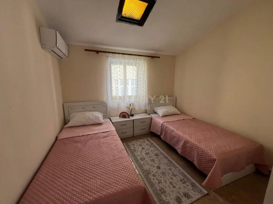 Tirane, jap me qera apartament 3+1+2 , 108 m² 800 € (Komuna e Parisit)