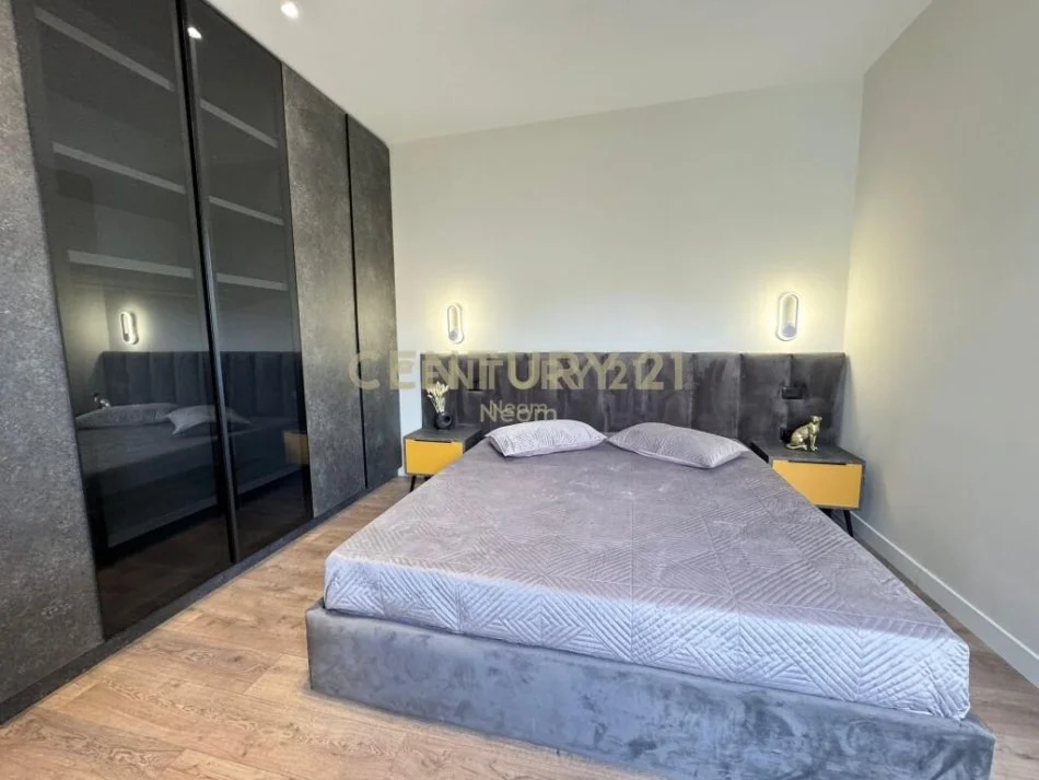 Tirane, jepet me qera apartament 1+1 Kati 6, 74 m² 600 € (Liqeni i Thate)