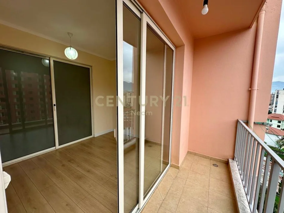 Tirane, shitet apartament 2+1+Aneks+Ballkon Kati 5, 81 m² 105.000 € (Neom110528)