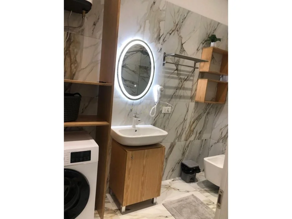 Tirane, jap me qera apartament 1+1+POST PARKIMI+Ballkon , 75 m² 1.100 € (Kompleksi Delijorgji)