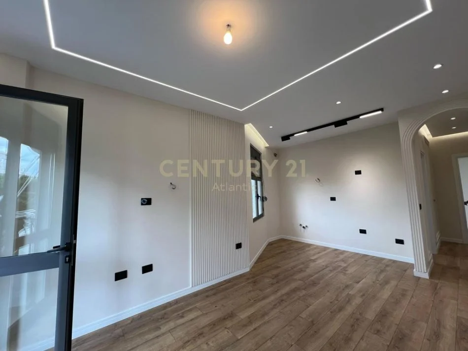 Durres, shitet 1+1 Kati 3, 80 m² 135.000 € (GOLEM TEK HOTEL MURRIZI VIJA E II , 10M LARG DETIT)