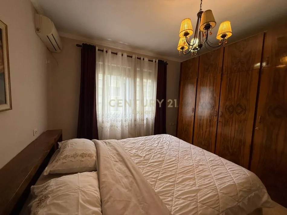 Tirane, jepet me qera apartament 2+1 Kati 4, 70 m² 600 € (Joni1994)
